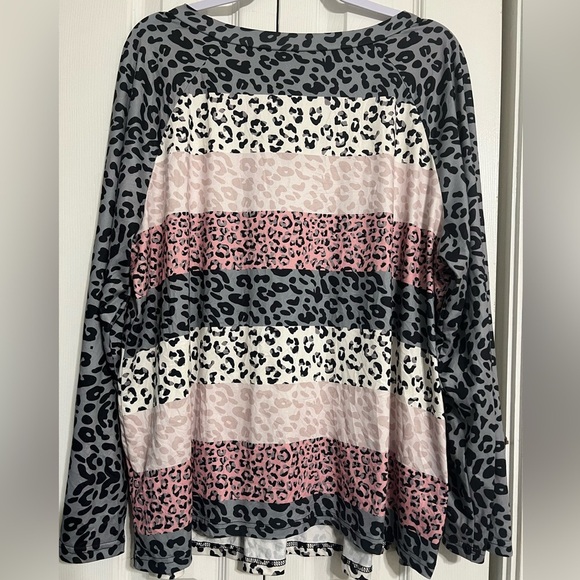 SHEIN Curve Plus Colorblock Leopard Long Sleeve Blouse Top Size 2X - Picture 4 of 9